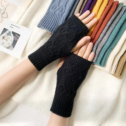 Marcelli Cable Wrist Warmers