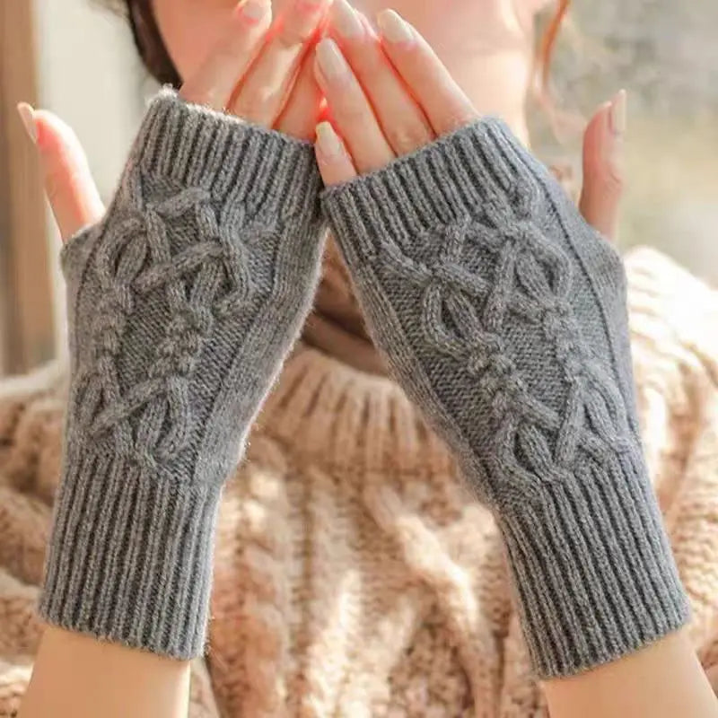 Marcelli Cable Wrist Warmers